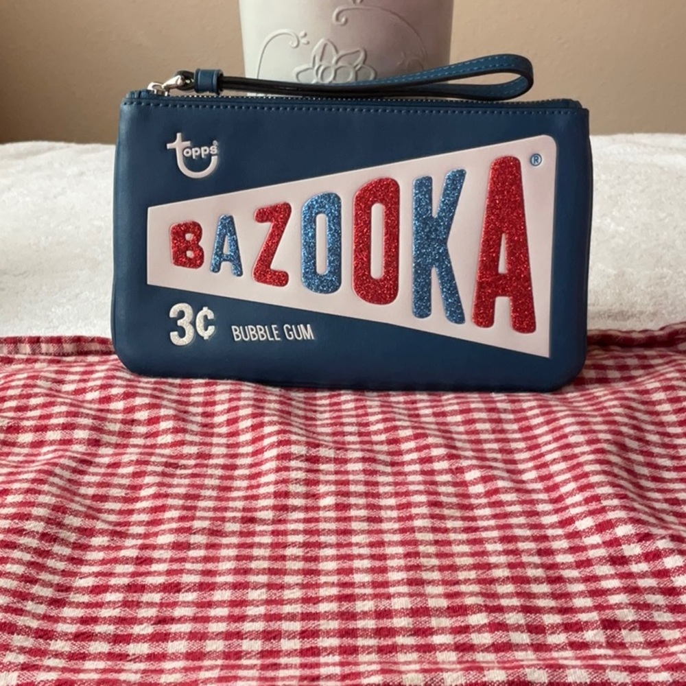🍬 COACH BAZOOKA WRISTLET 🍬WITH BUBBLEGUM 🍬 - Picture 7 of 16